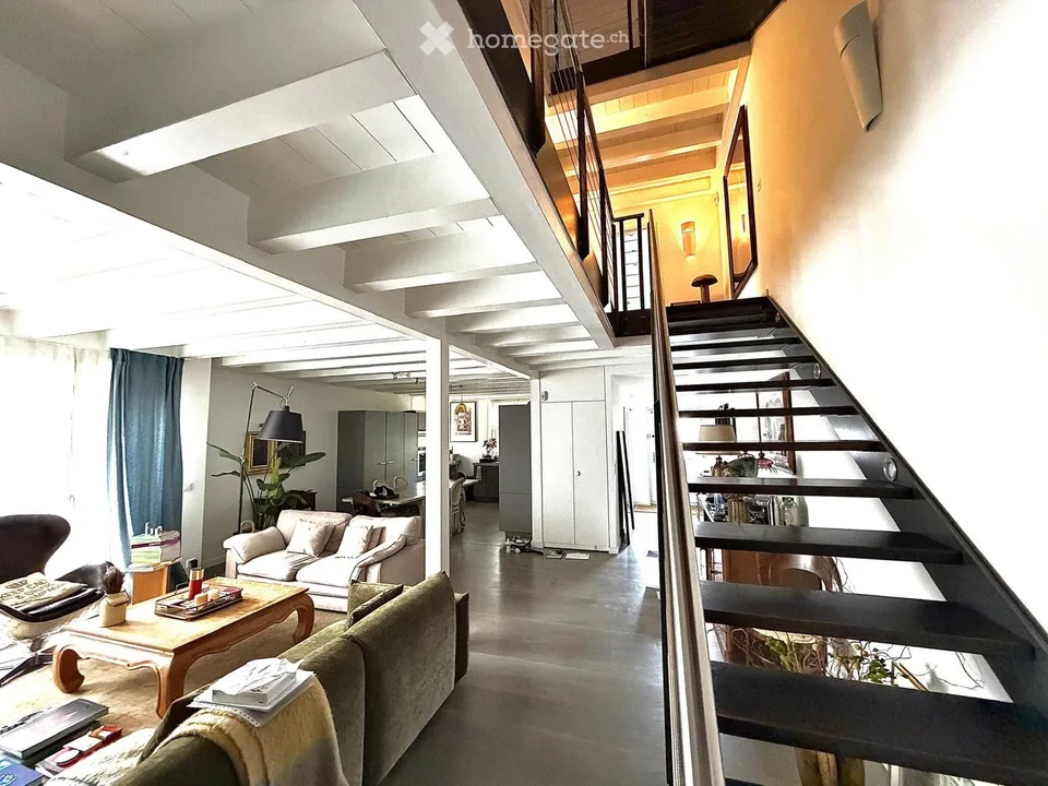 SPECTACULAIRE TRIPLEX DANS UNE MAISON DE VILLAGE AU COEUR DU PETIT-LANCY