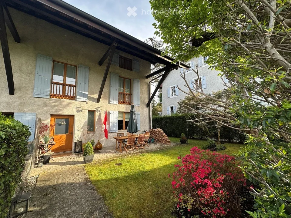 SPECTACULAIRE TRIPLEX DANS UNE MAISON DE VILLAGE AU COEUR DU PETIT-LANCY