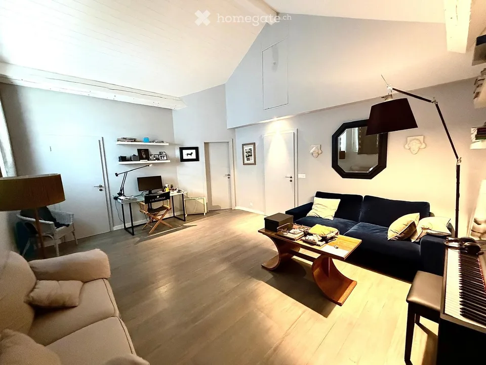 SPECTACULAIRE TRIPLEX DANS UNE MAISON DE VILLAGE AU COEUR DU PETIT-LANCY
