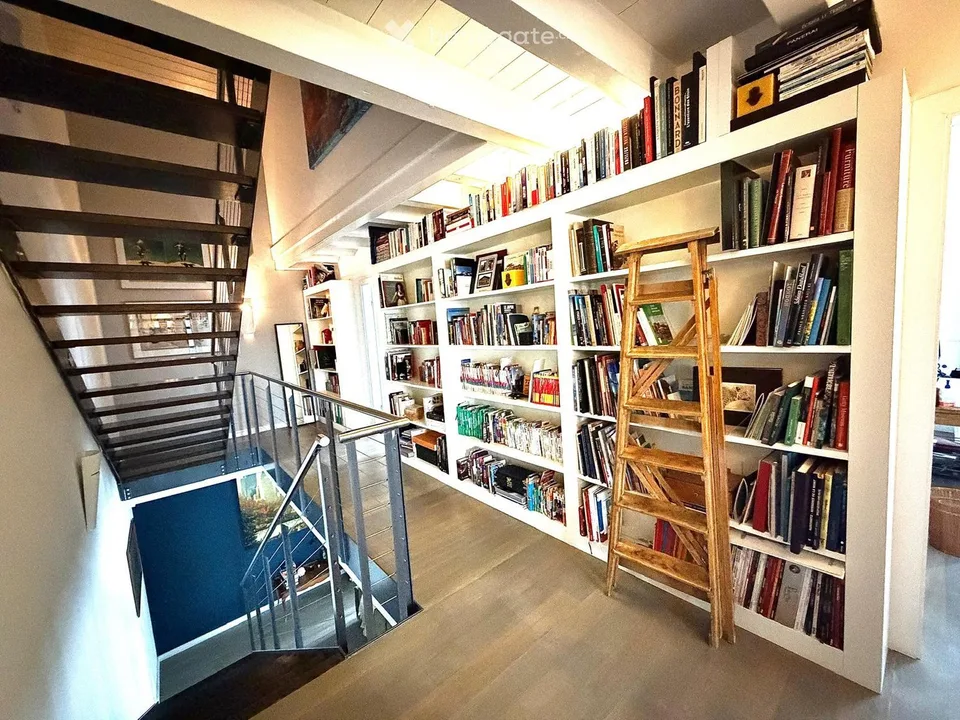 SPECTACULAIRE TRIPLEX DANS UNE MAISON DE VILLAGE AU COEUR DU PETIT-LANCY