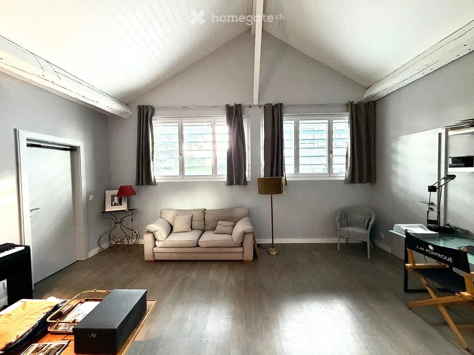 SPECTACULAIRE TRIPLEX DANS UNE MAISON DE VILLAGE AU COEUR DU PETIT-LANCY