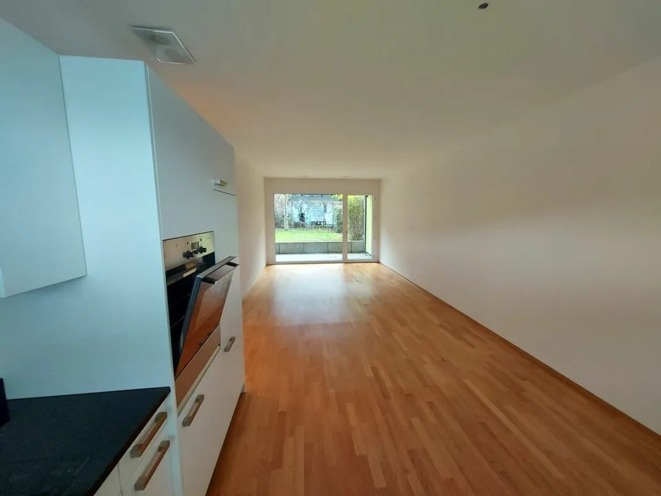 Moderne 2.5 Zimmer Minergiewohnung mit 16 m2 Balkon & Option auf E-Ladestation