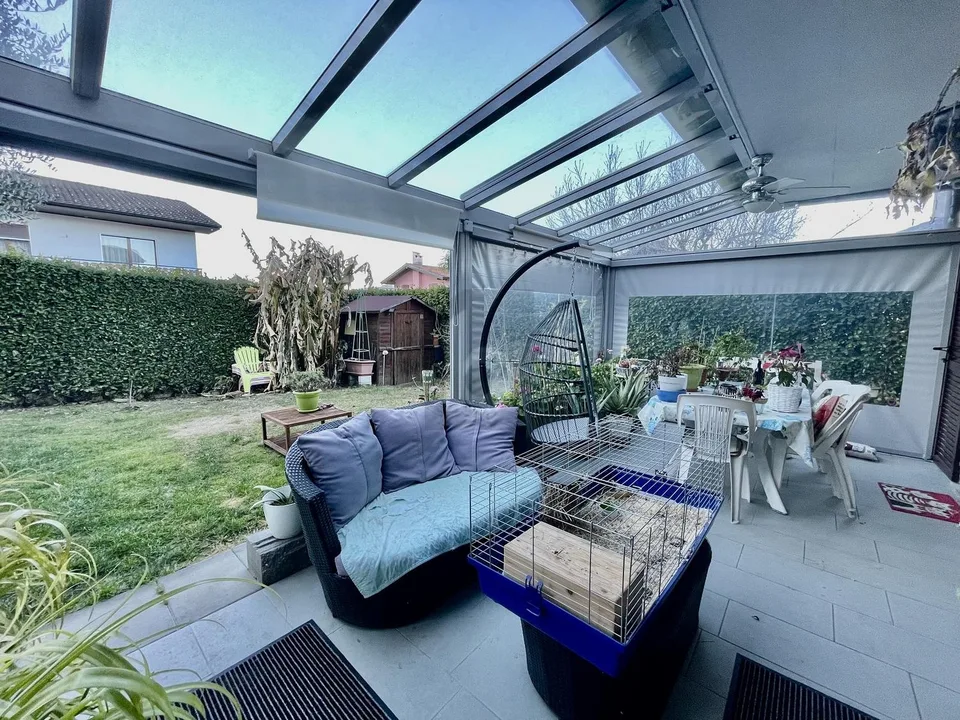 Very spacious and bright semi-detached house with garden