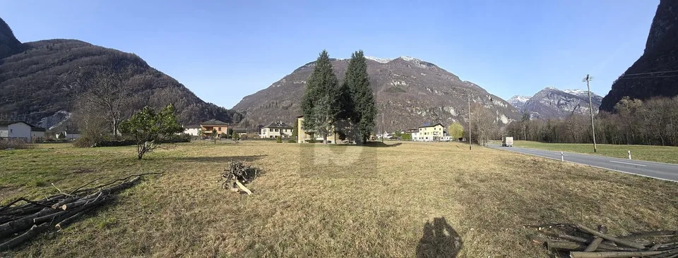 AMPIO E SOLEGGIATO IN POSIZIONE TRANQUILLA