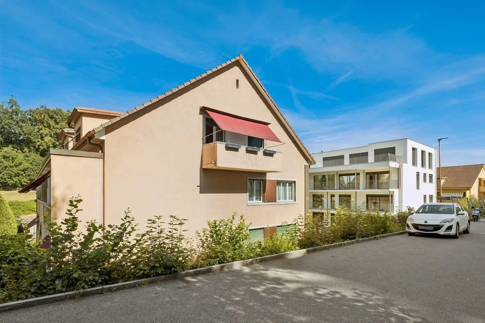 Immeuble de rendement de 8 logements entièrement loué, offrant un rend