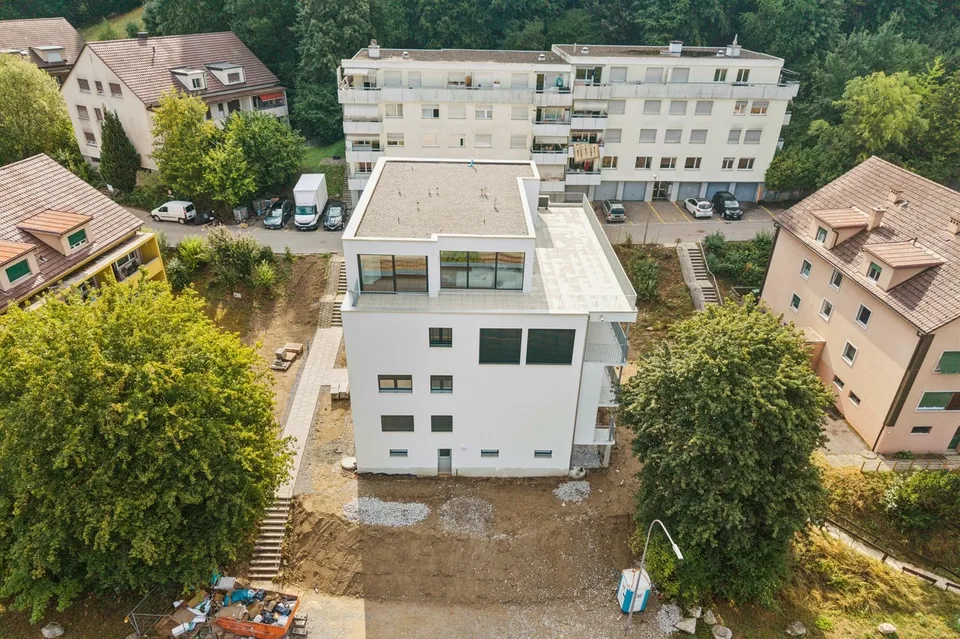 Immeuble de rendement de 8 logements entièrement loué, offrant un rend