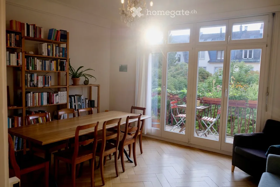 Charmante Altbauwohnung mit zwei Balkonen im Gundeli