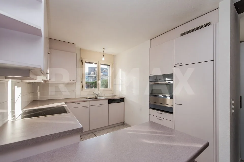 Sunny 5-room corner house in central location