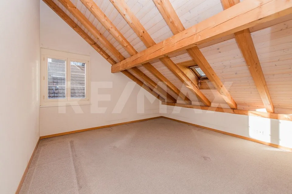 Sunny 5-room corner house in central location