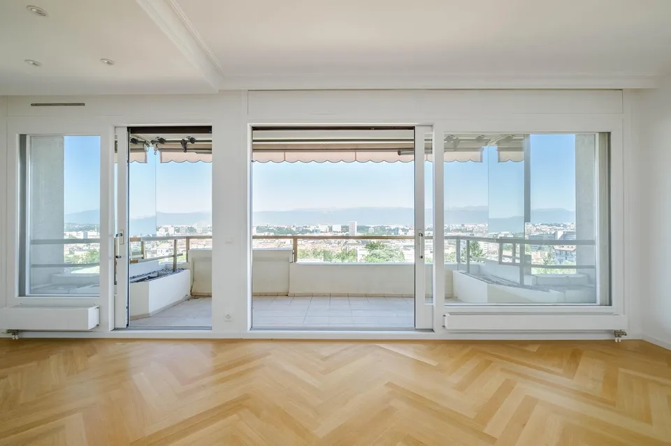 Renovated apartment with panoramic view