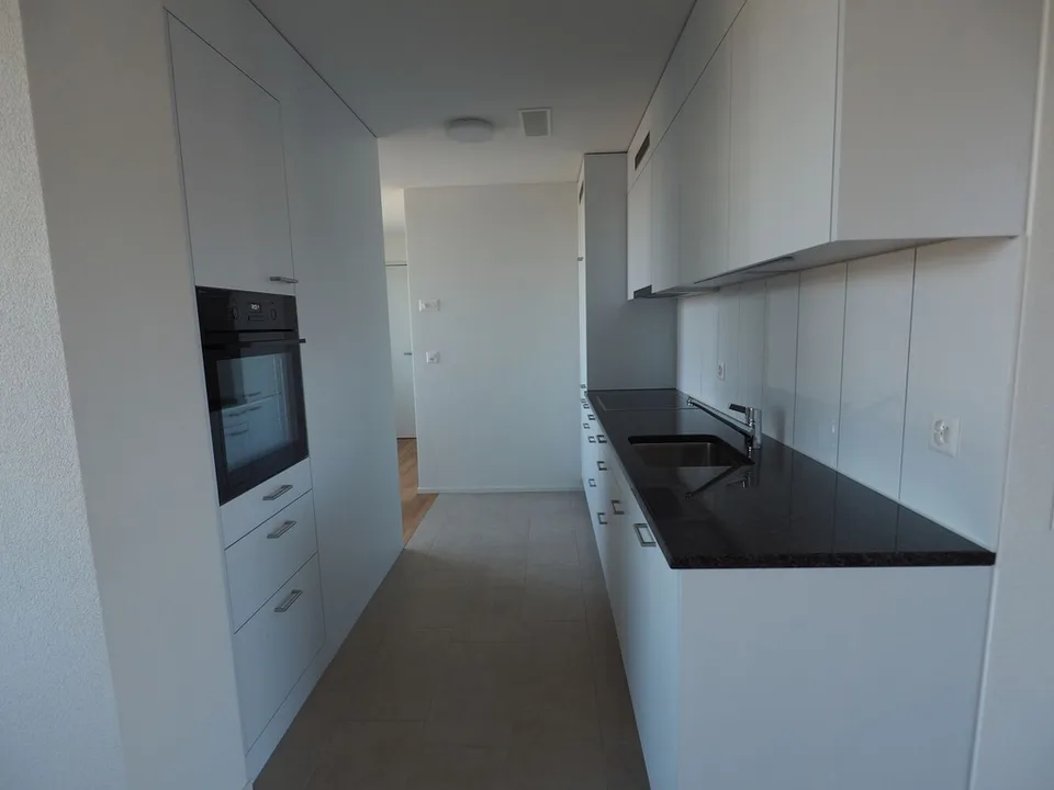 schöne 2.5 Zimmer-Wohnung mit Loggia