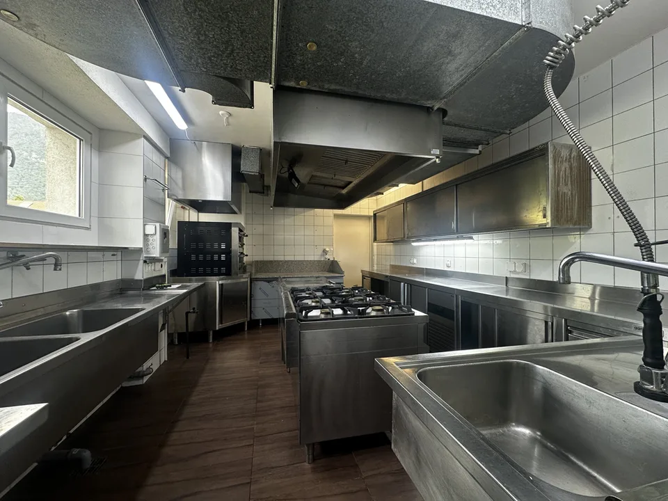 Lokal Gewerbe zur Miete (Restaurant) - 1 Monat Nettomiete angeboten