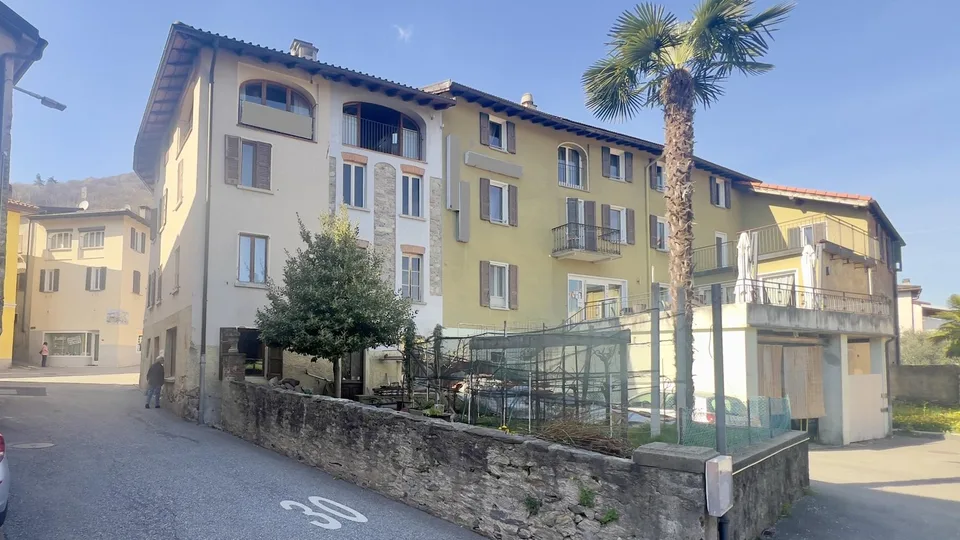 AFFARE - HAUS MIT 6 WOHNUNITS IM ORTSKERN VON NOVAGGIO