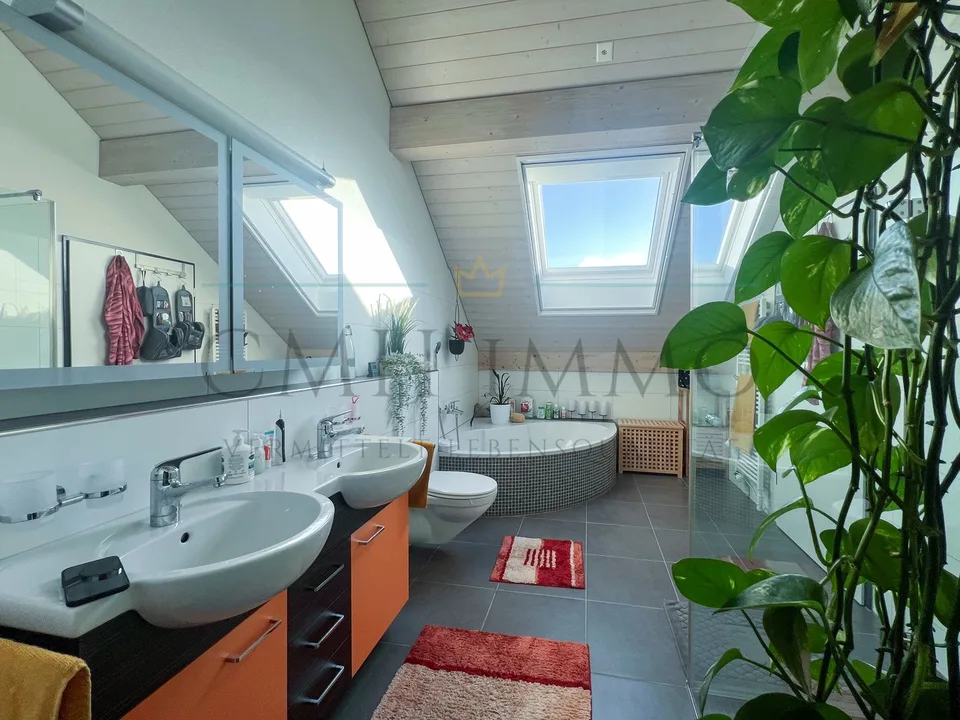 Traumhafte Attika Wohnung mit Doppelgarage und direktem Liftzugang.