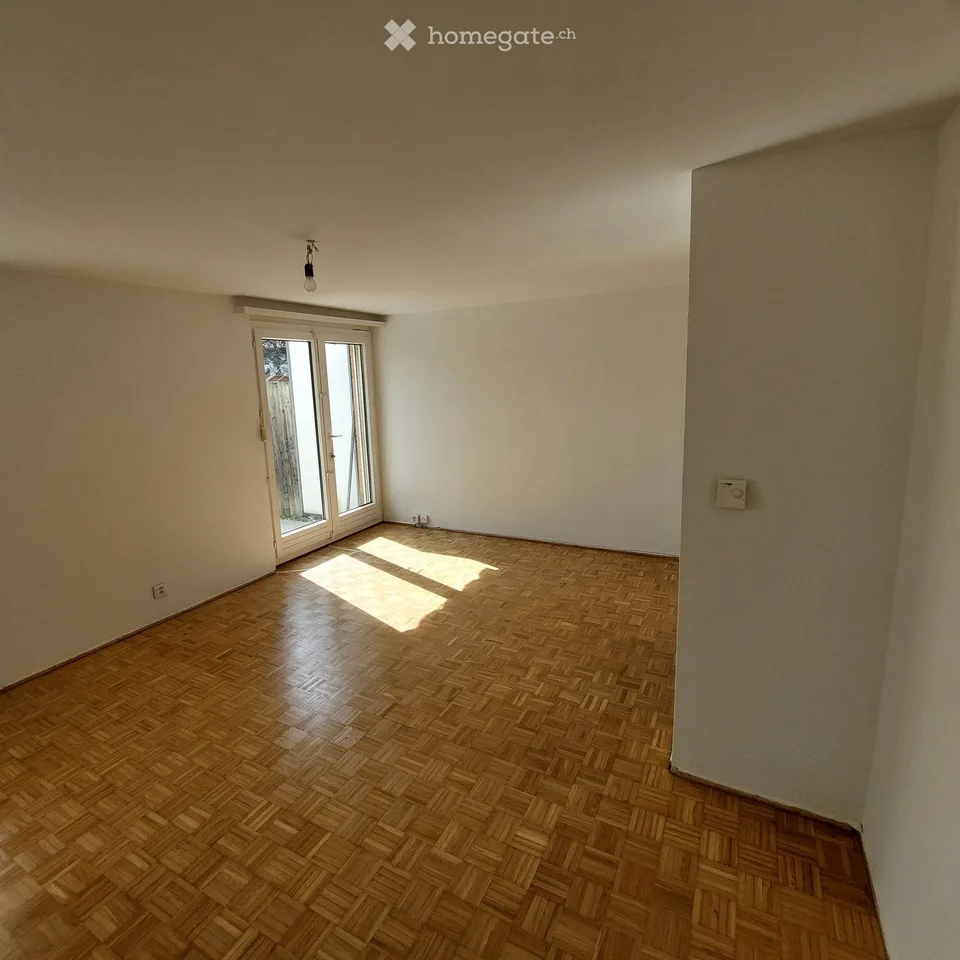 Well-maintained, renovated 4.5 room row house
