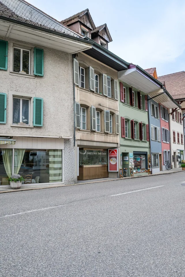 Vieille ville. Aare. Maison multifamiliale.