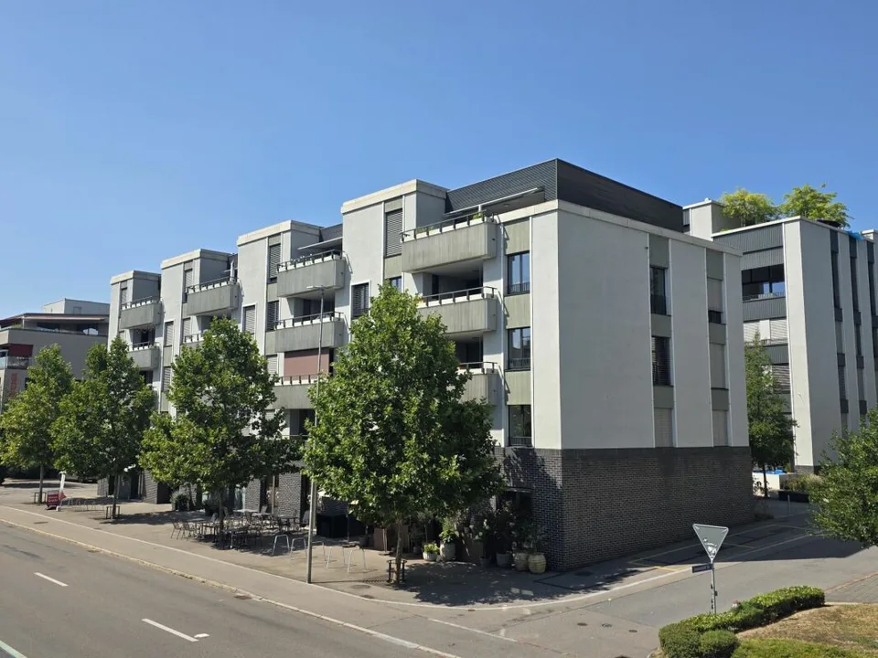 Topmoderne 3.5-Zimmer-Wohnung im Herzen von Jona zu vermieten