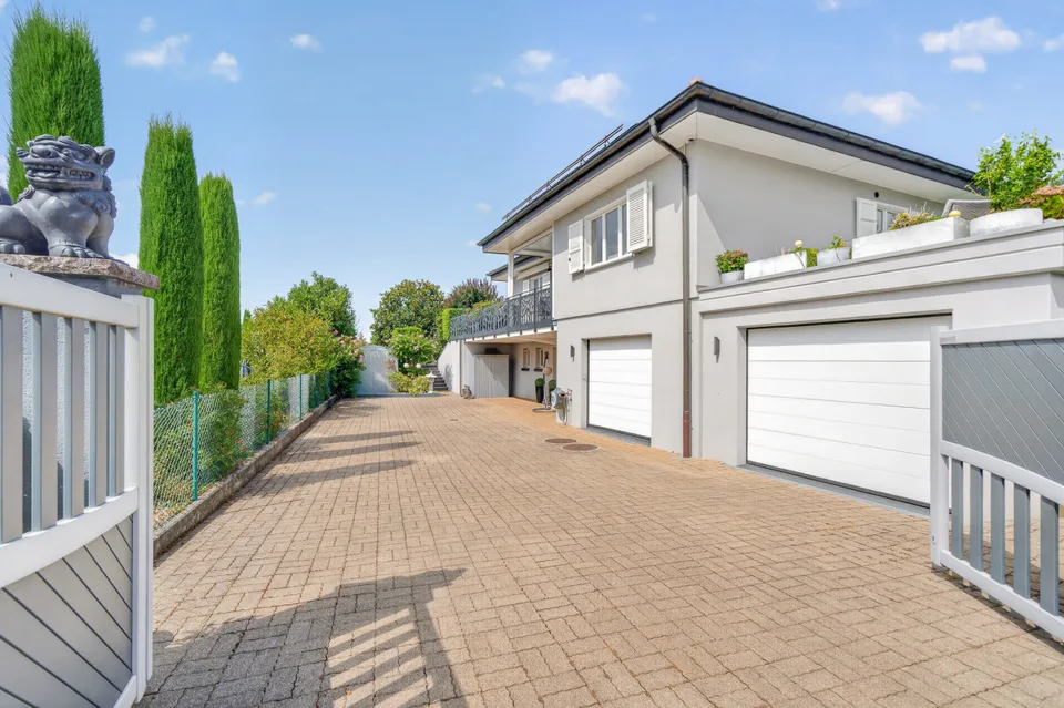 Am Rande eines Weinbergs, Villa mit Pool, 5 Minuten von Morges
