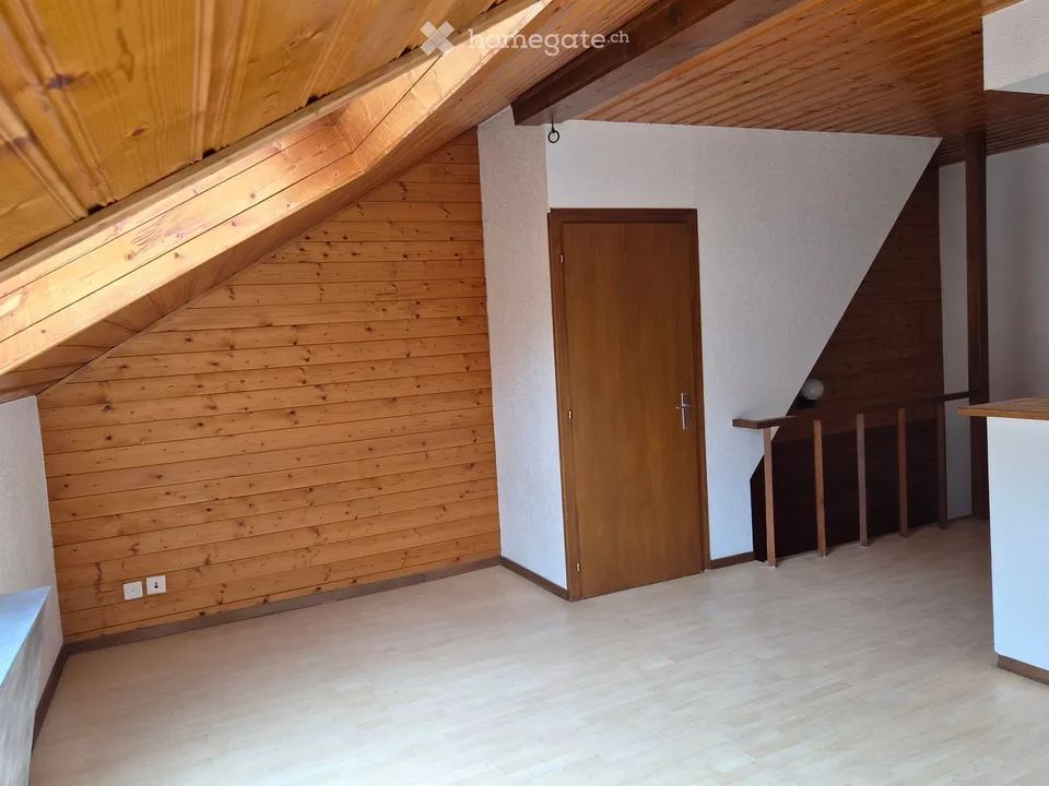 Charmantes Dachwohnung mit 2 Zimmern in Neuchâtel, sofort verfügbar