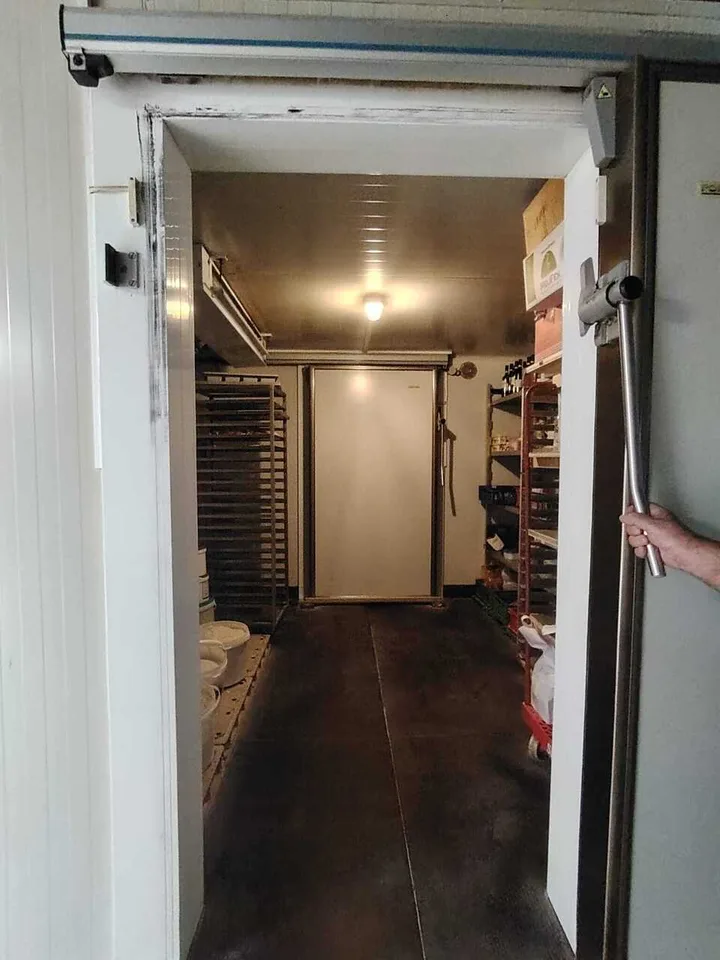Zu übergeben - Bäckerei/Konditorei vollständig ausgestattet in Sion