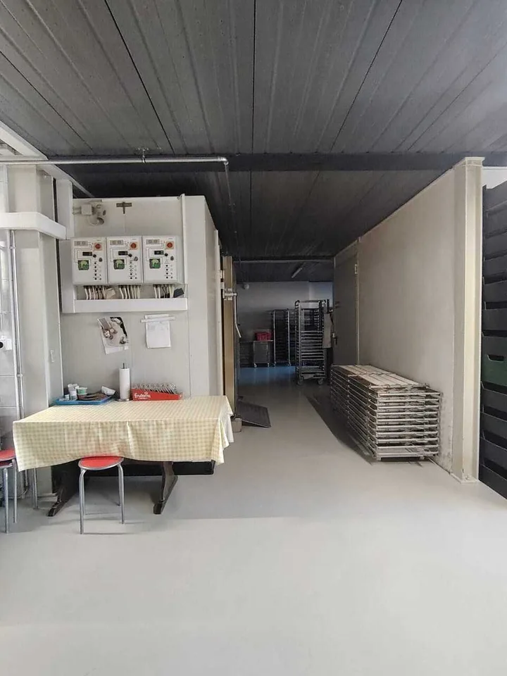 Zu übergeben - Bäckerei/Konditorei vollständig ausgestattet in Sion