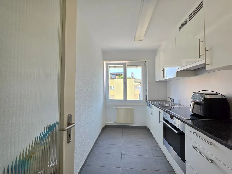 Ampio appartamento di 2 locali in affitto in una zona residenziale centrale