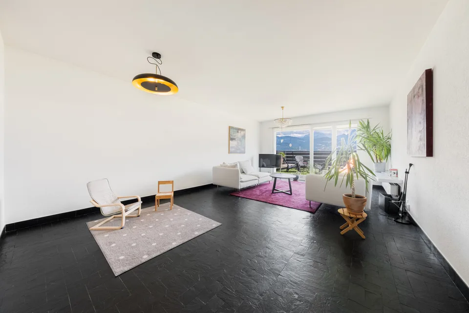 APARTMENT WITH TERRACE - PANORAMIC VIEW - BASEMENT - EXCLUSIVE