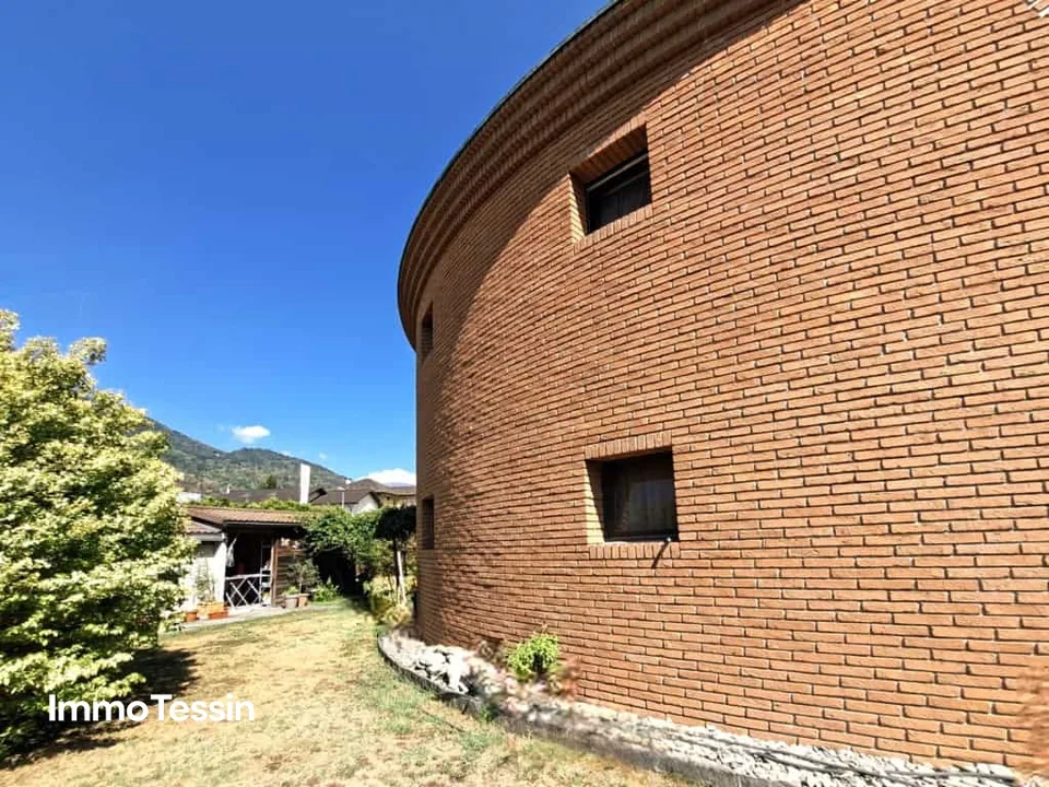 Fantastic Mario Botta house in the Blenio Valley with 2 apartments in a top location with a free view of the Ticino mountains