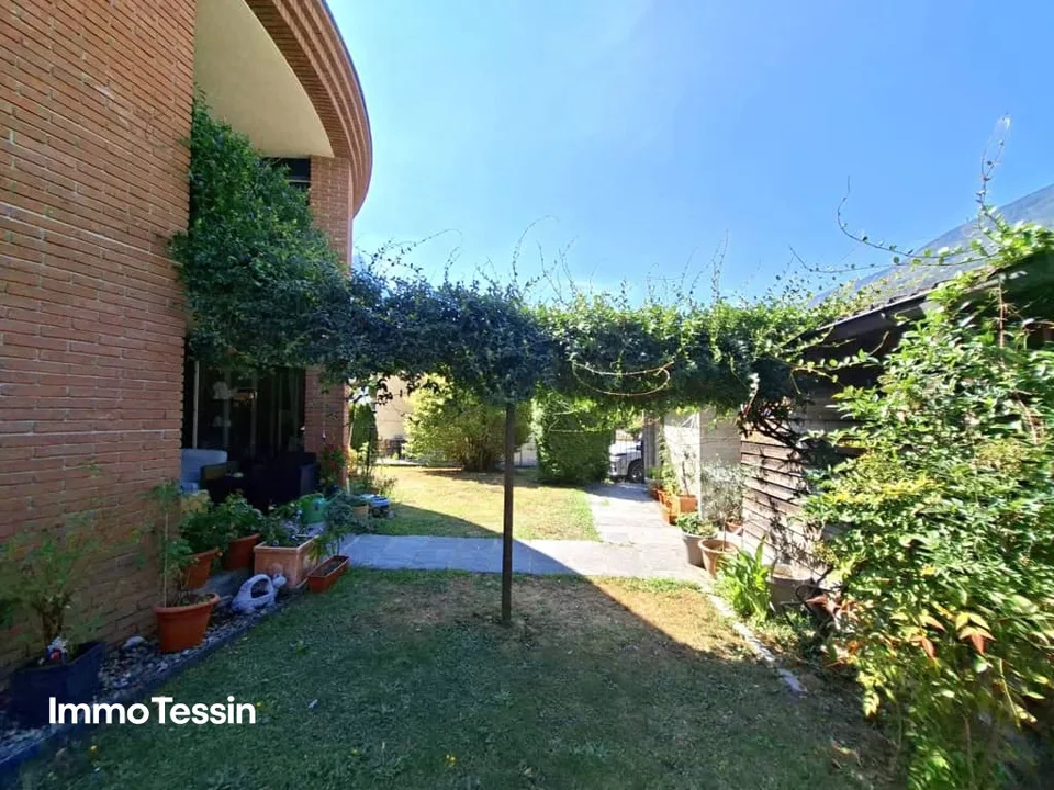 Fantastic Mario Botta house in the Blenio Valley with 2 apartments in a top location with a free view of the Ticino mountains
