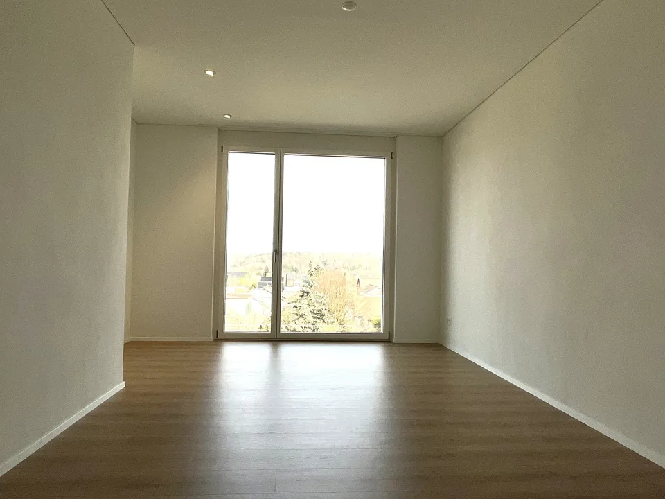 Ampio appartamento di 3,5 locali con loggia vetrata e molto comfort abitativo