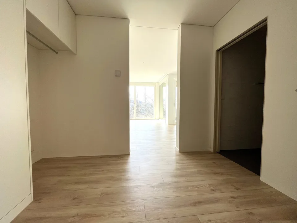 Ampio appartamento di 3,5 locali con loggia vetrata e molto comfort abitativo