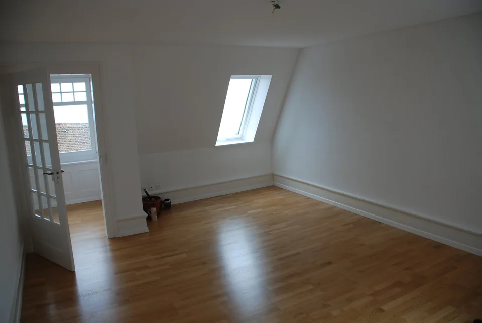 Charmant appartement de 3,5 pièces au dernier étage avec vue sur le lac à Rorschach