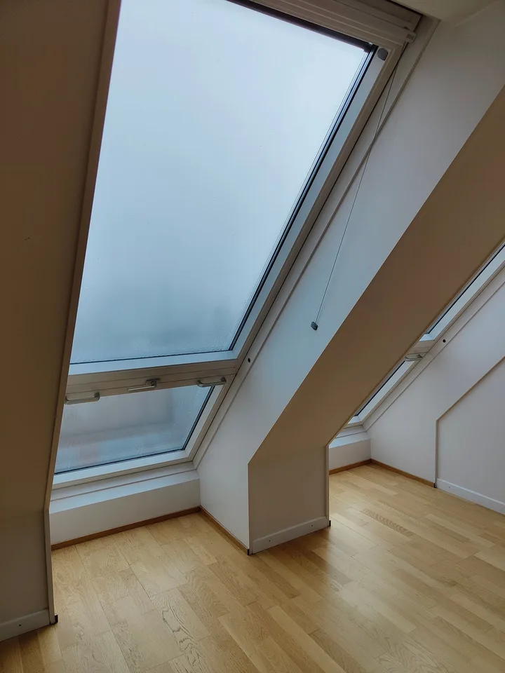 Charmant appartement de 3,5 pièces au dernier étage avec vue sur le lac à Rorschach