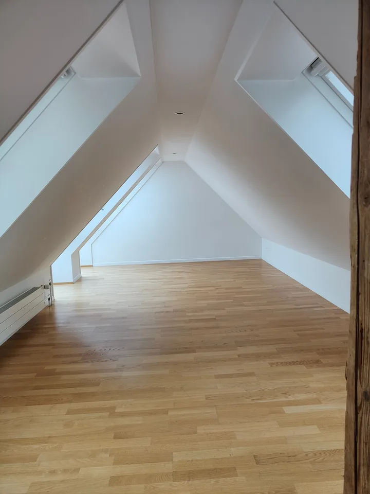 Charmant appartement de 3,5 pièces au dernier étage avec vue sur le lac à Rorschach