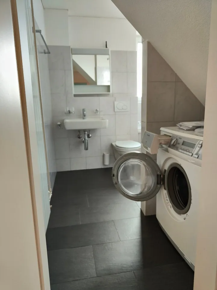 Charmant appartement de 3,5 pièces au dernier étage avec vue sur le lac à Rorschach