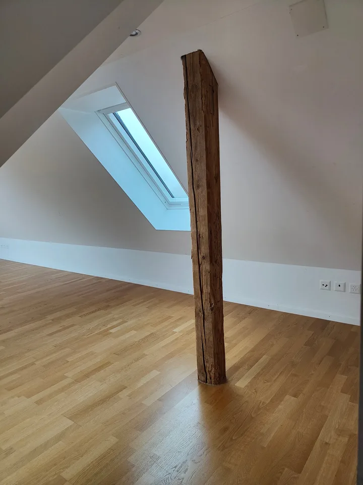 Charmant appartement de 3,5 pièces au dernier étage avec vue sur le lac à Rorschach