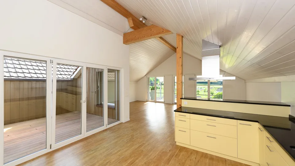 Grosszügige und helle  3 ½-Zimmer Dachwohnung am Rande des alten Dorfkerns von Elgg