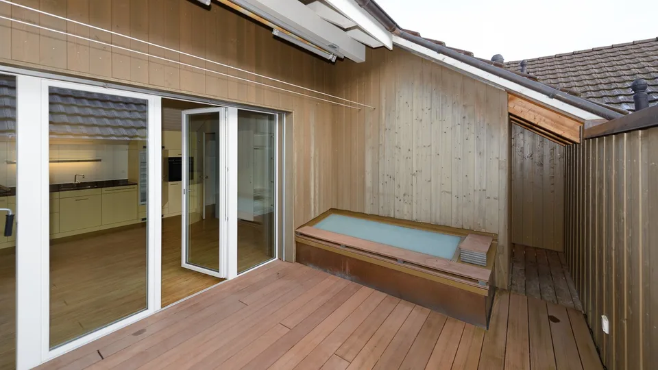 Grosszügige und helle  3 ½-Zimmer Dachwohnung am Rande des alten Dorfkerns von Elgg