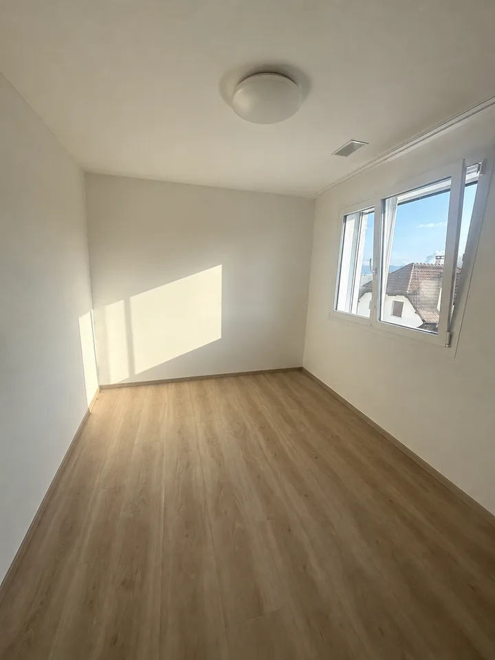 Moderne 4.5-Zimmer-Wohnung im 2. OG