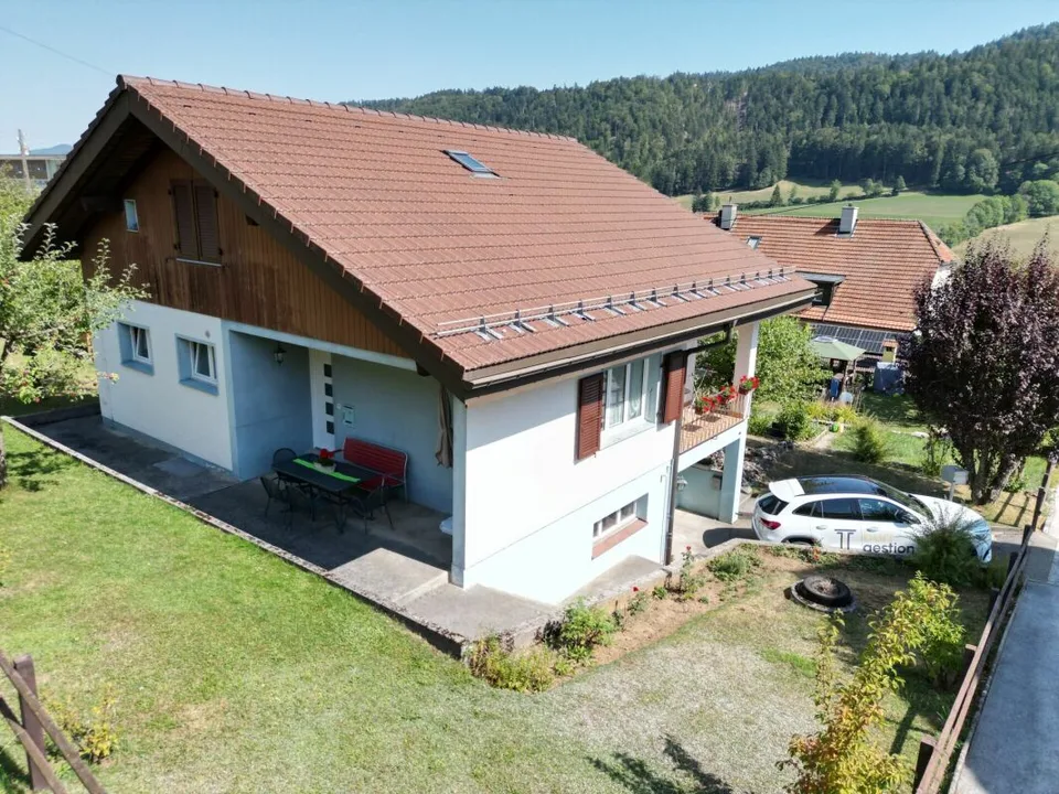 Renan, schönes Einfamilienhaus mit 6 Zimmern