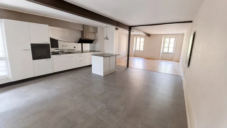 Charming 6.5-room apartment with garden in the old town of Erlach