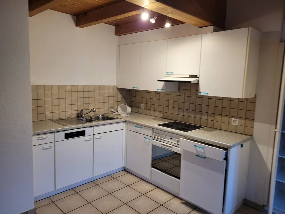Charmant appartement de 4,5 pièces au dernier étage sur la rue principale à Läufelfingen
