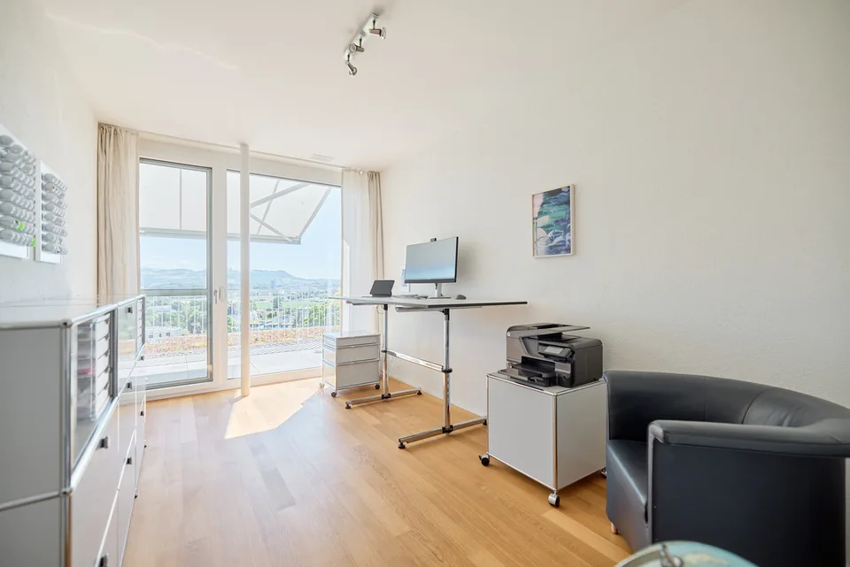 APPARTEMENT ATTIQUE DE LUXE AVEC STUDIO ET CAVE À VIN