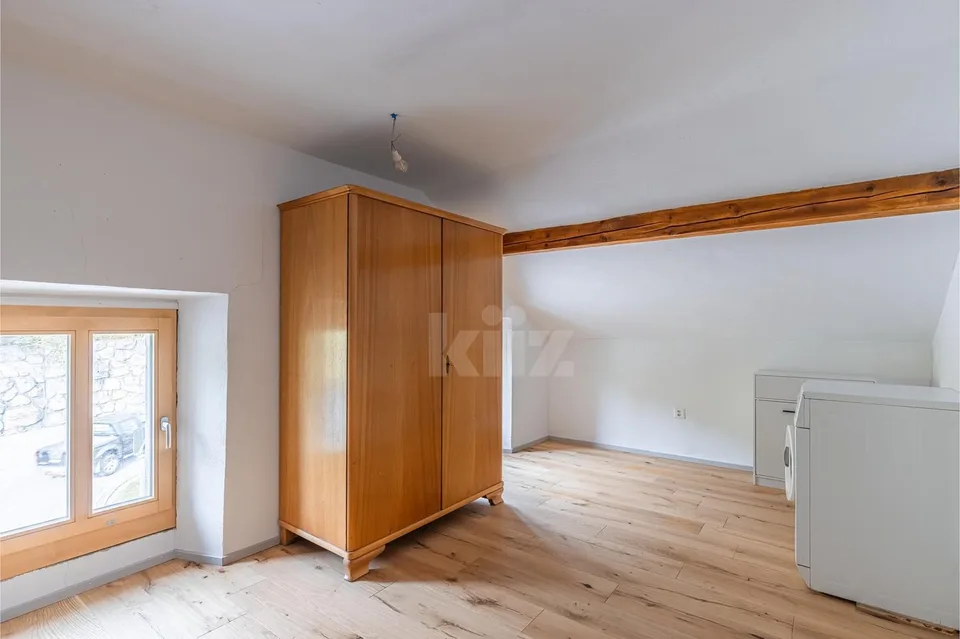 Charmantes Zweifamilienhaus mit freier Sicht