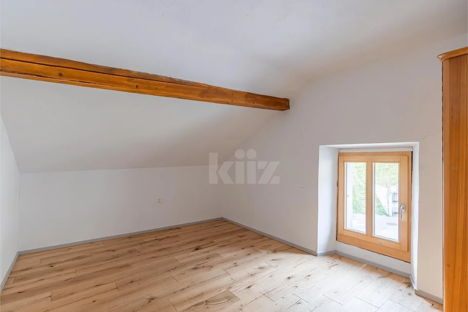 Charmantes Zweifamilienhaus mit freier Sicht