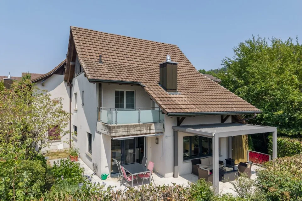 Grosszügiges und gepflegtes Familien-Haus zum Auffrischen