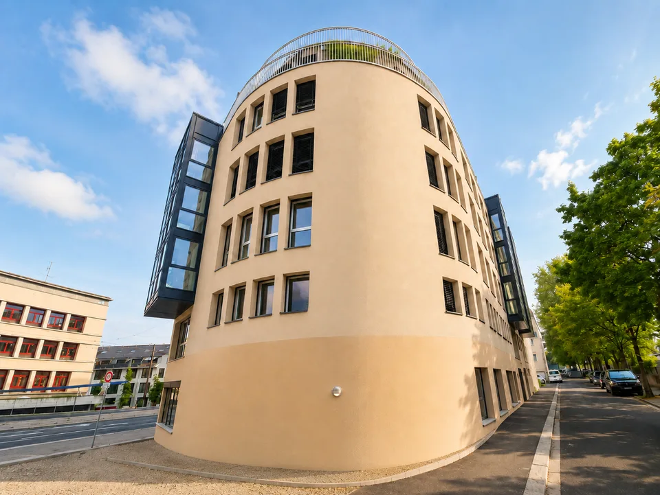 Spacious 4-room apartment in Lausanne, available immediately