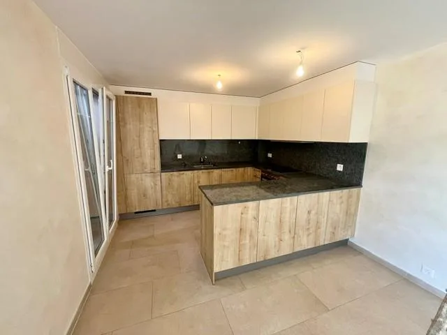Bel appartement de 3.5 pièces au rez avec jardin à Gingins