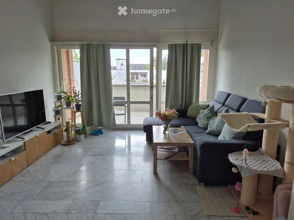 Charmante 3.5-Zimmer-Maisonettewohnung mit 3 Balkonen in Spreitenbach