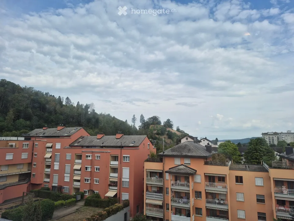 Incantevole appartamento maisonette 3.5 locali con 3 balconi a Spreitenbach